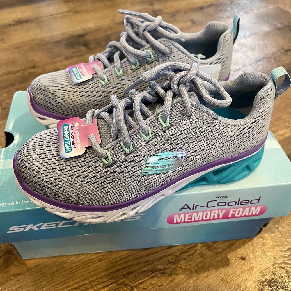 NIB Skechers Girl Tennis Shoes - Size 13
